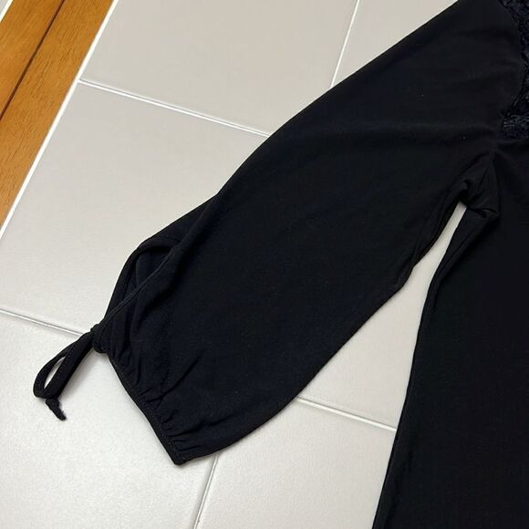 89th + Madison Blouse Size Large - Picture 7 of 7